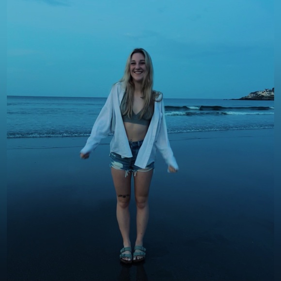 Meet your Posher, Hayley Jade - Picture 14 of 15